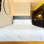 Muttuo Stay